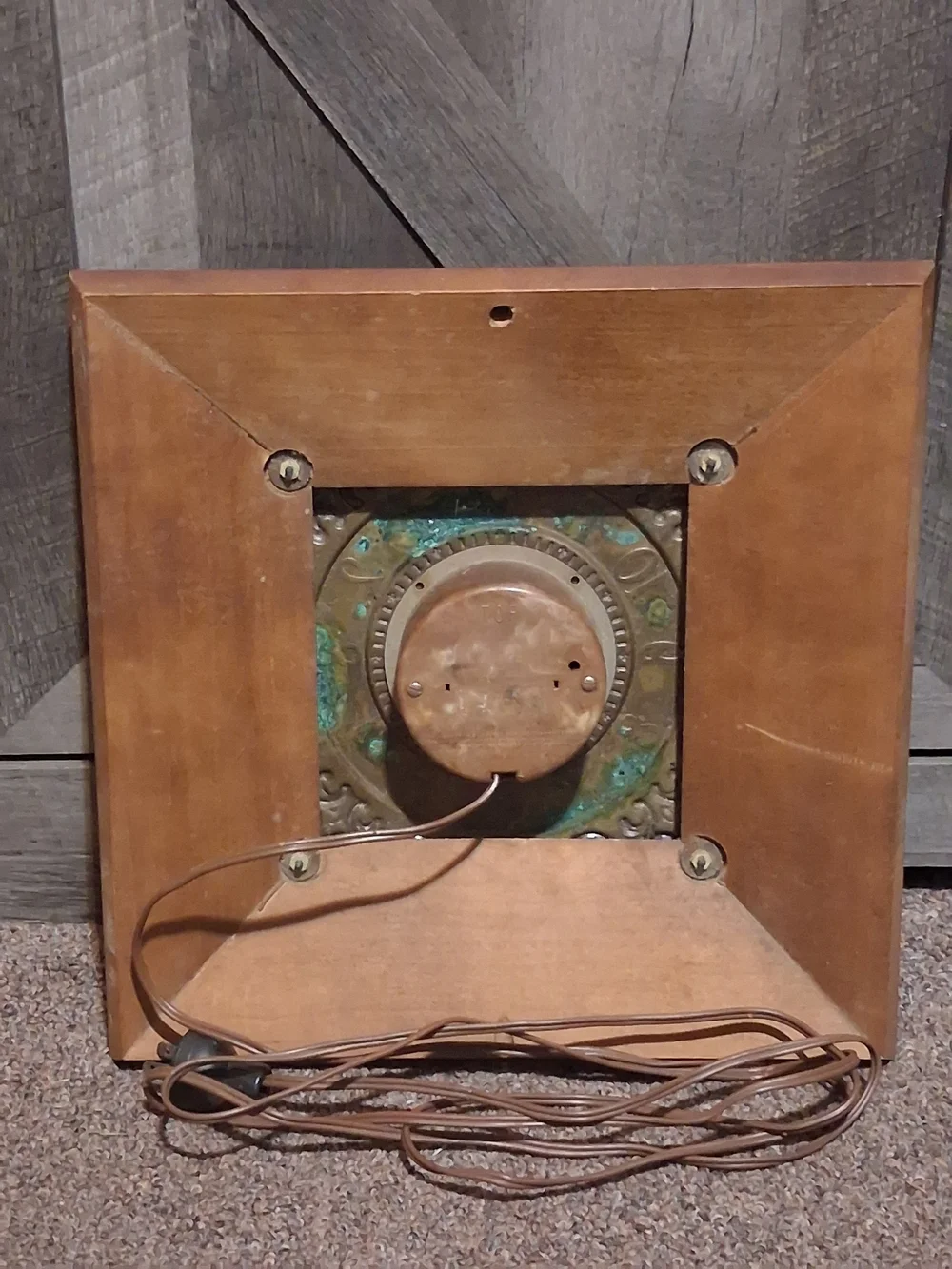 GE ( General Electric ) Maple Wood Mid Century Clock With Ornate Brass Dial